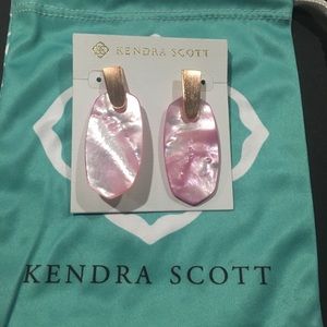 Firm! Kendra Scott pink mop Aragon Earrings